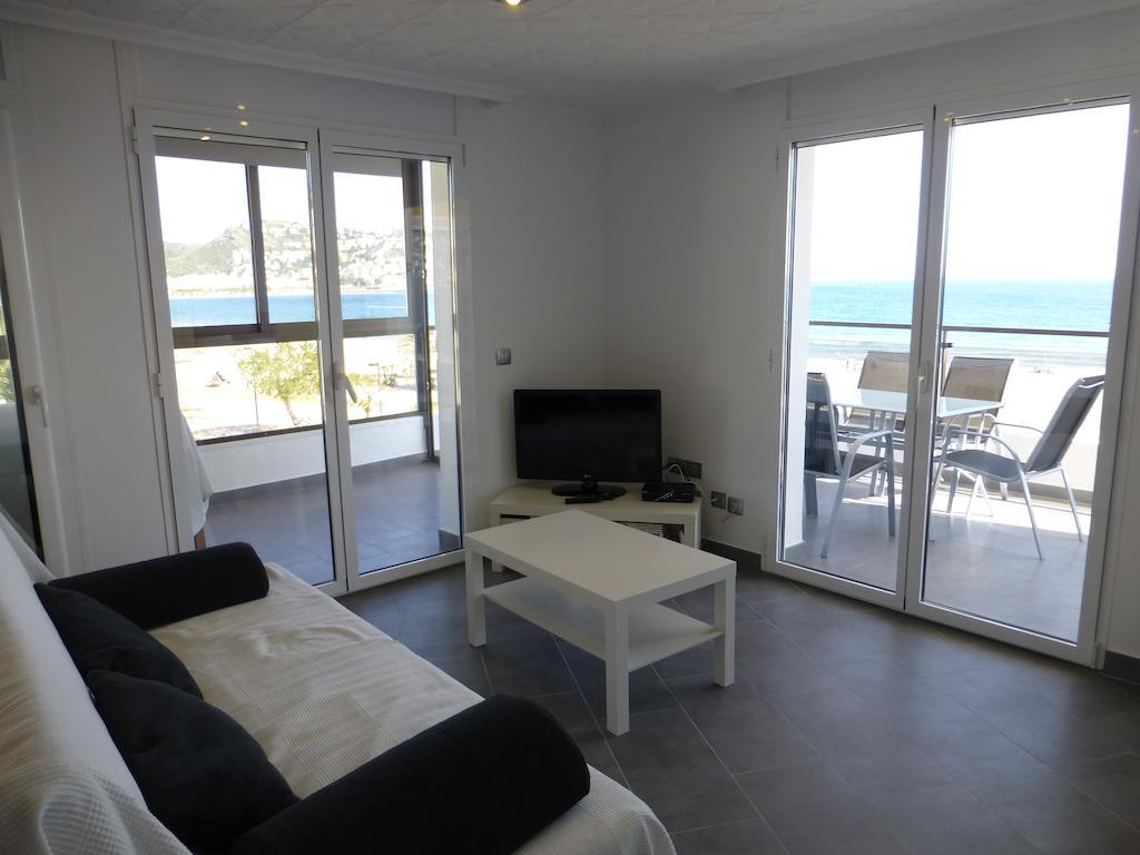 Inmosantos Oasis A5 Apartment Roses Room photo